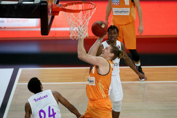 强势的内线 强势的内线